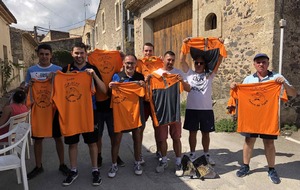 Remise des maillots personnalisés